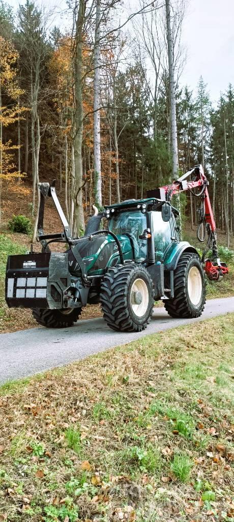 Valtra T234D Tractor forestal
