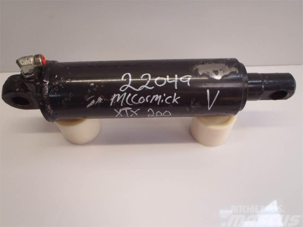 McCormick XTX200 Lift Cylinder Hidráulicos