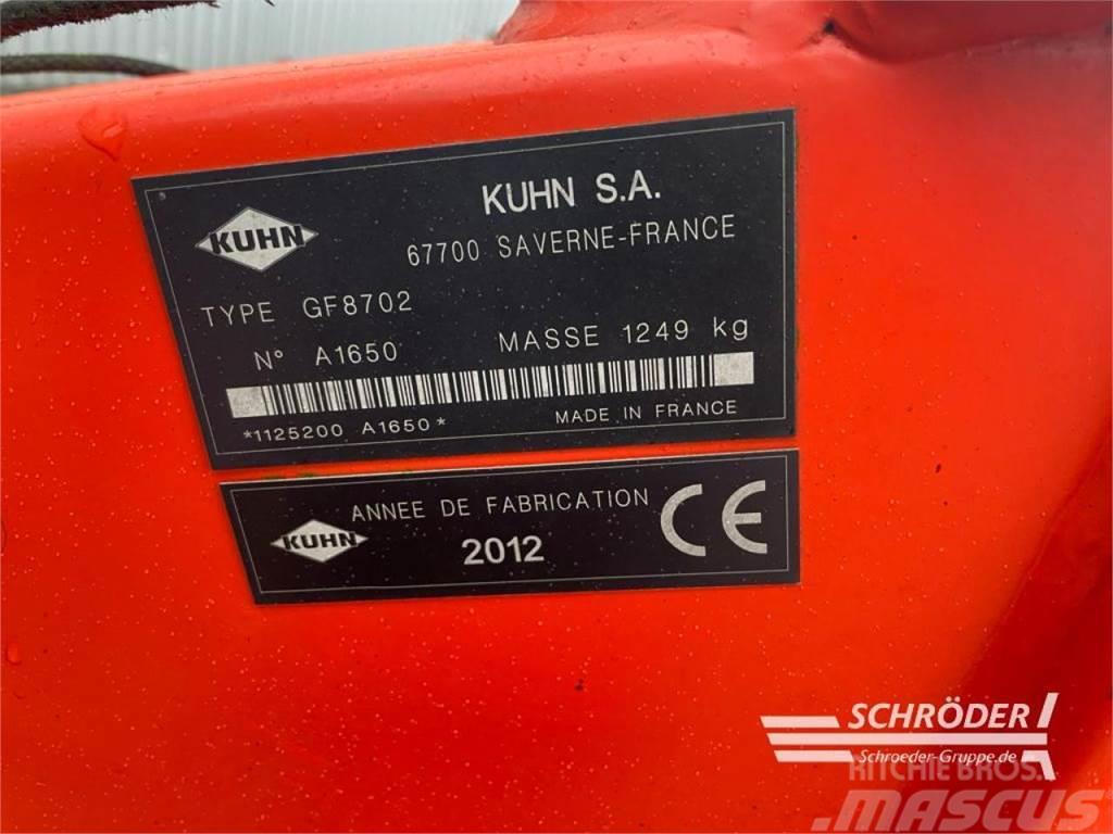 Kuhn GF 8702 Rastrillos y henificadores