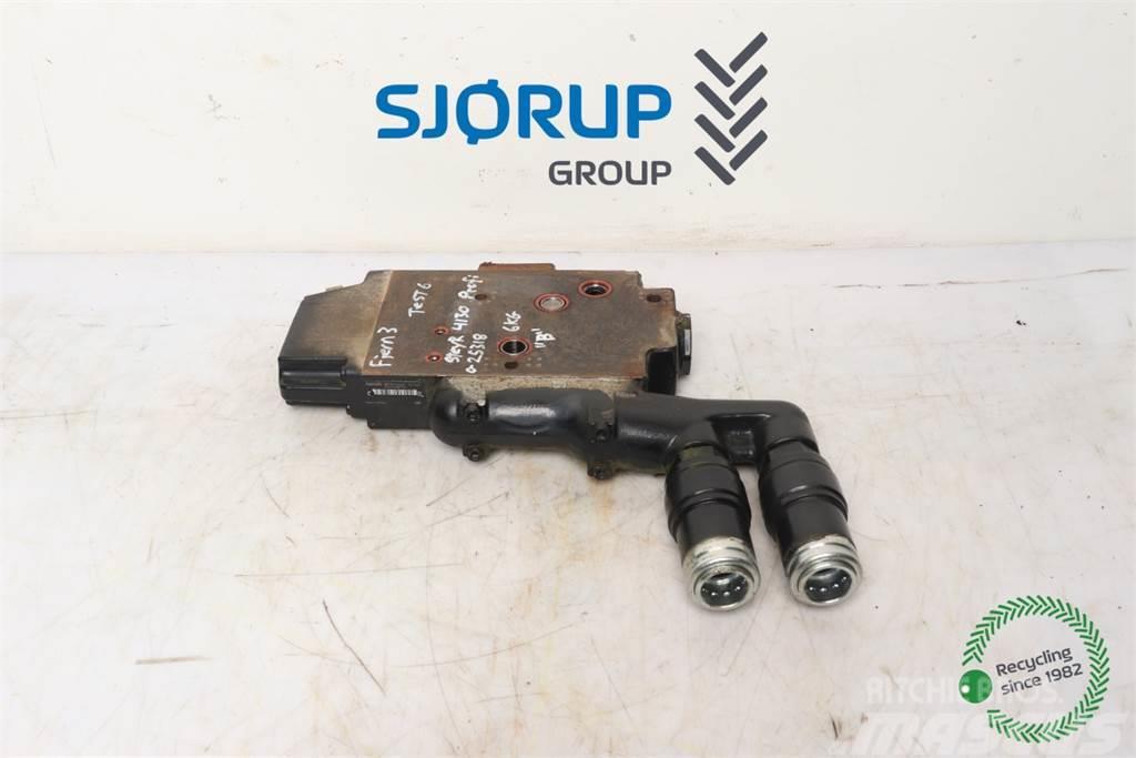 Steyr 4130 Profi Remote control valve Hidráulicos