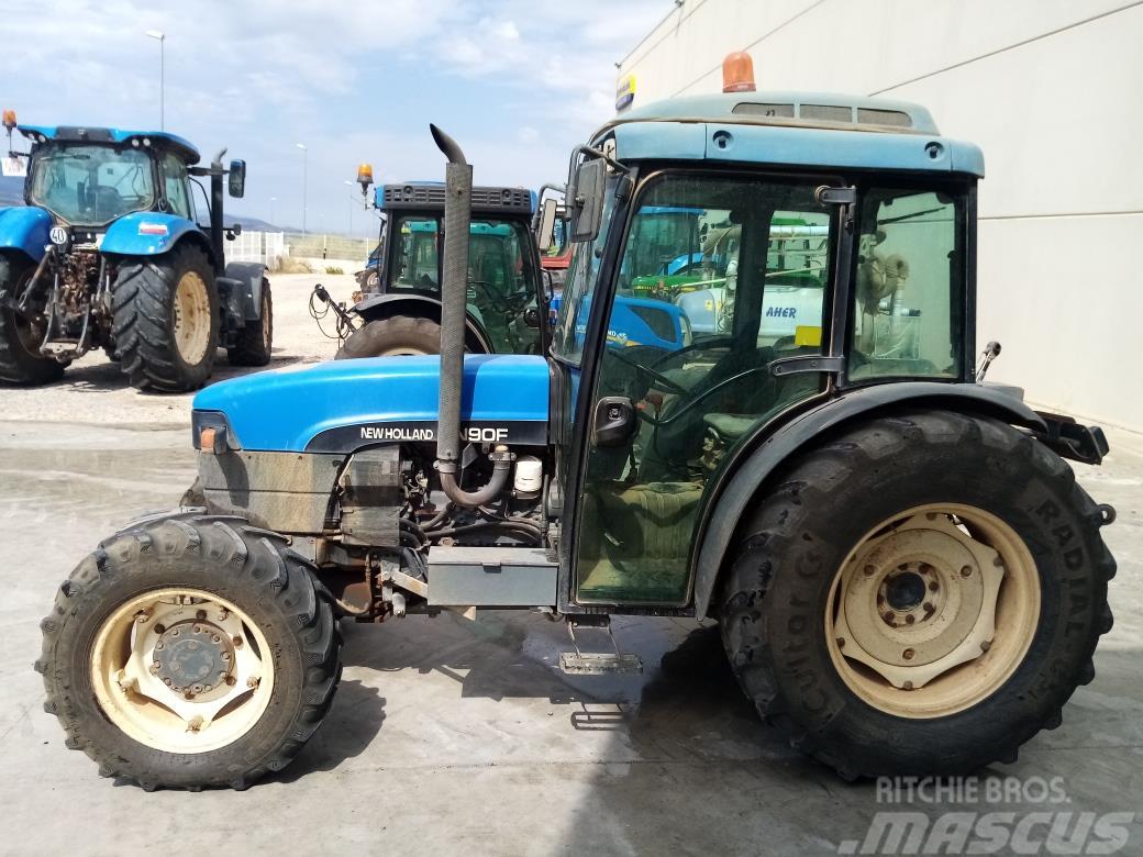 New Holland TN 90 F Tractores