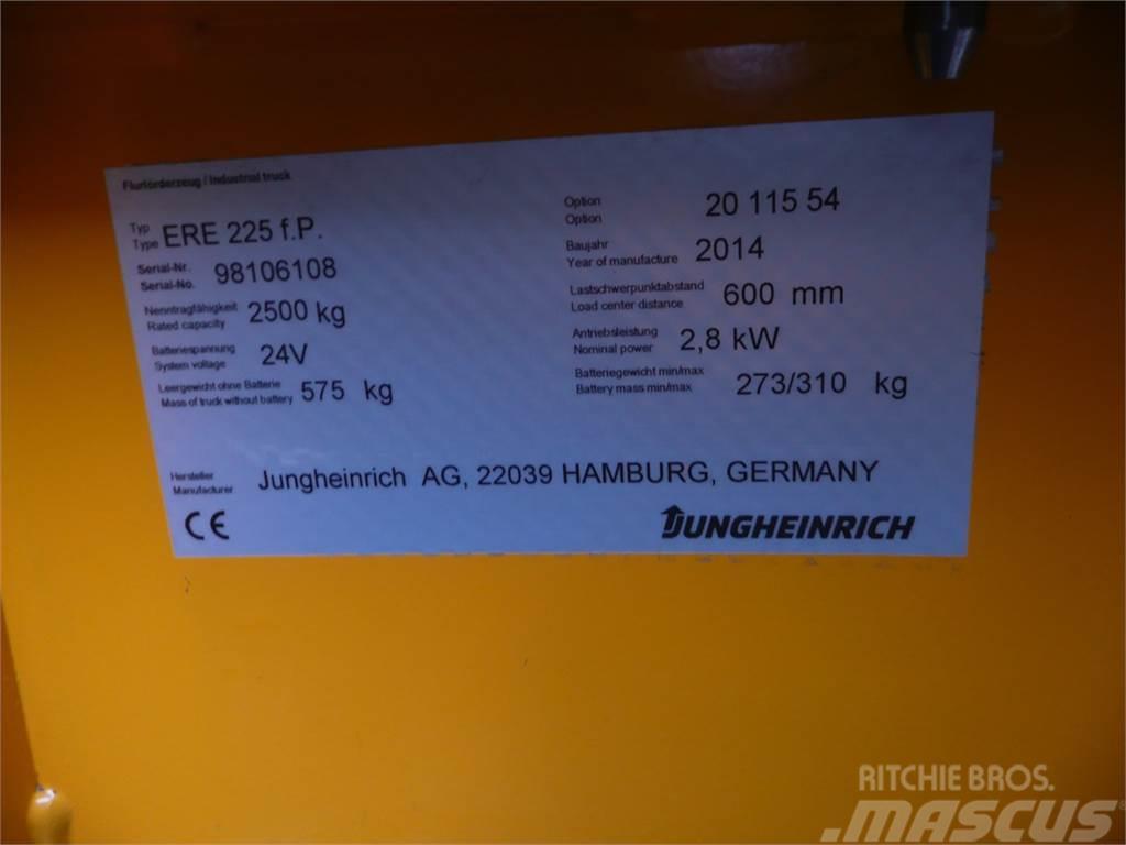 Jungheinrich ERE 225 Transpaletas Eléctricas con plataforma