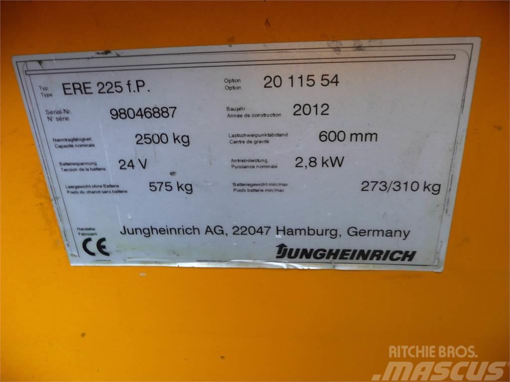 Jungheinrich ERE 225 Transpaletas Eléctricas con plataforma