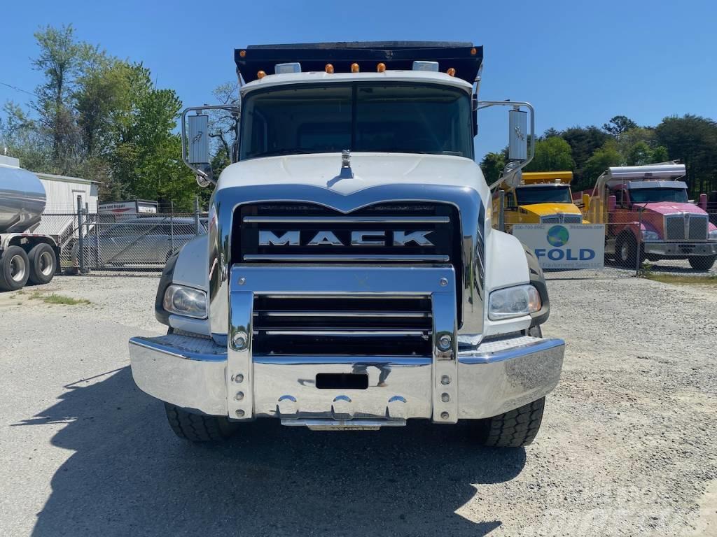 Mack CT713 Camiones bañeras basculantes o volquetes