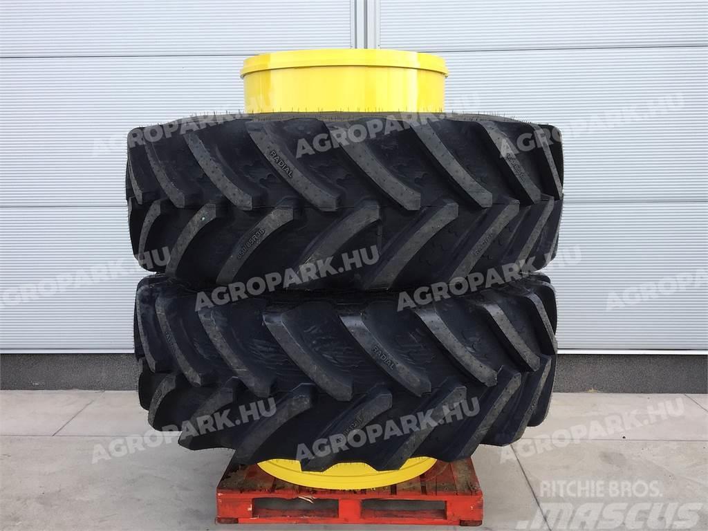  Twin wheel set with BKT 650/85R38 tires Ruedas dobles