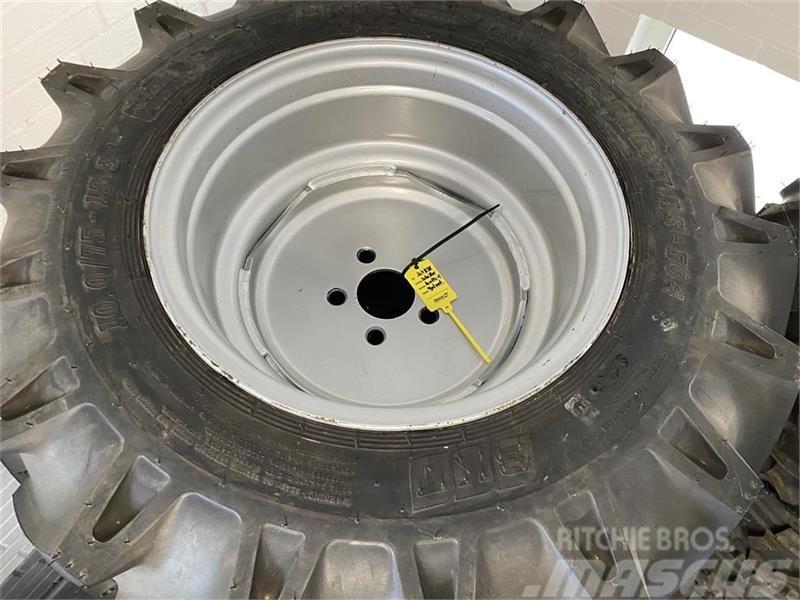 BKT 10.0/75-15.3 Neumáticos, ruedas y llantas