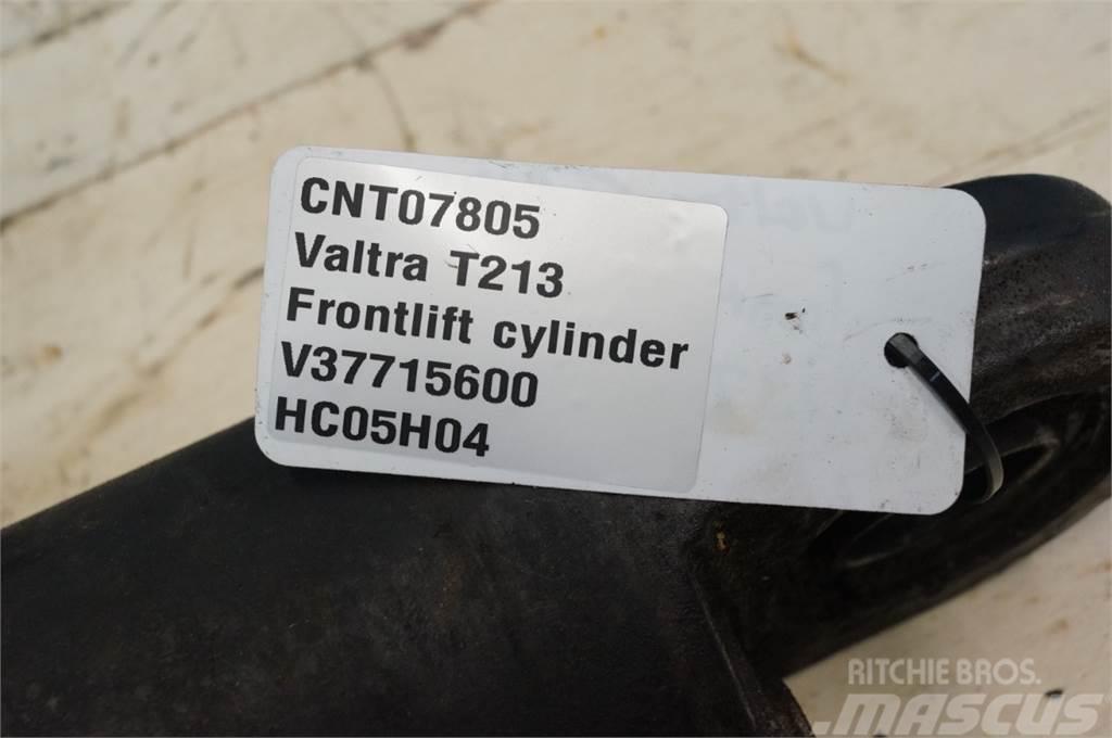 Valtra T213 Accesorios para carga frontal