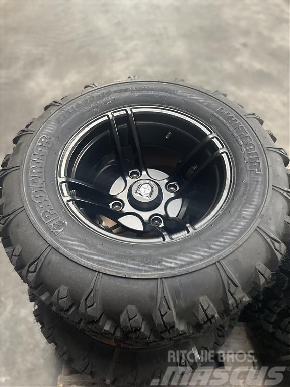 Polaris Alufælge med dæk Neumáticos, ruedas y llantas