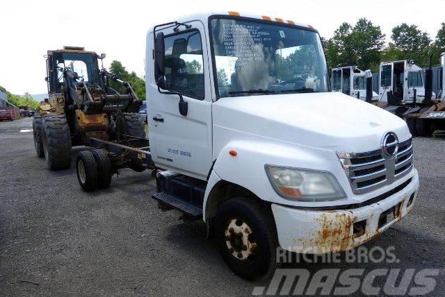 Hino 145 Camiones chasis