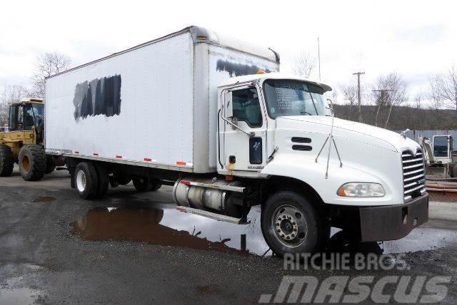 Mack CXP612 Camiones caja cerrada