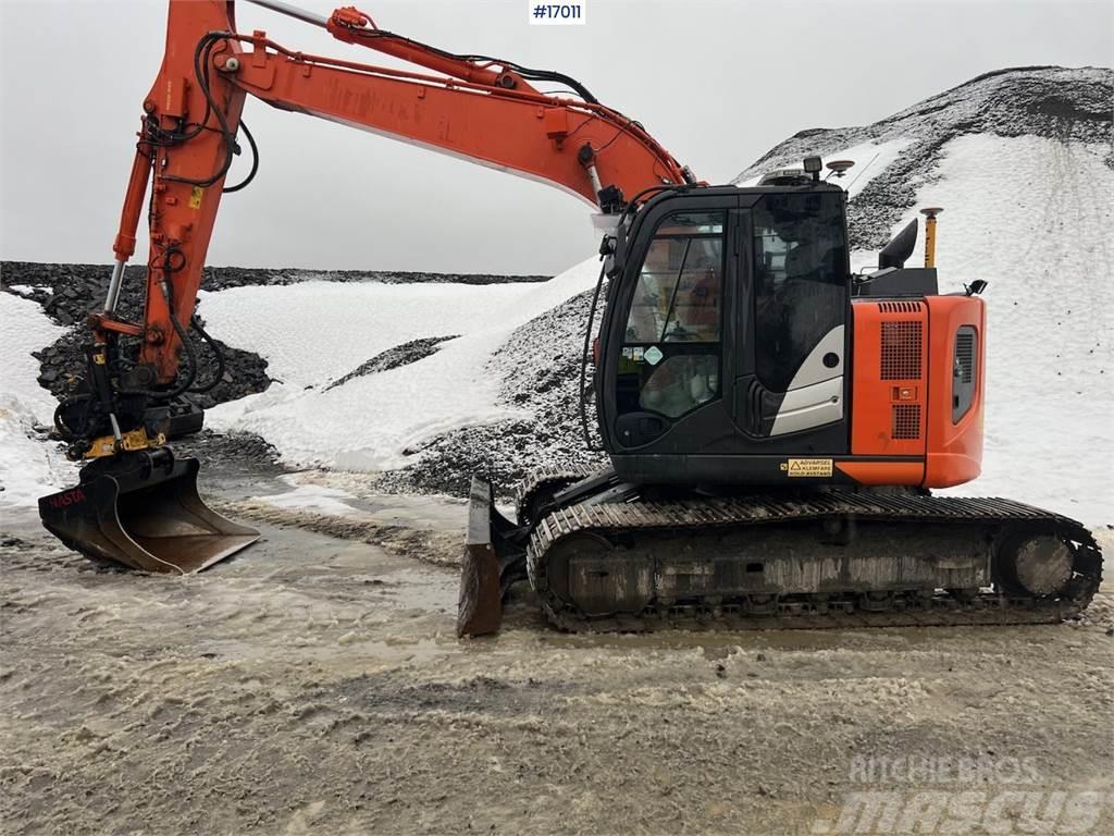 Hitachi ZX135us-6 excavator w/ gps, digging bucket, cleani Excavadoras de cadenas