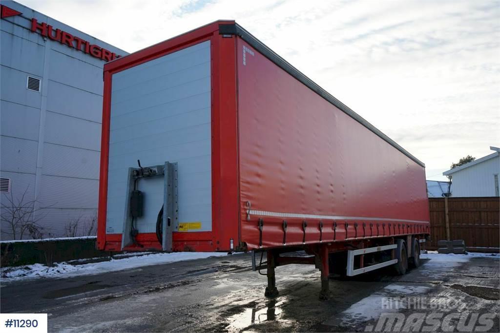 HRD 2 axis chapel city trailer. New brakes and canopy  Otros remolques