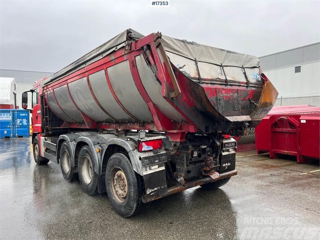 MAN TGS 35.480 asphalt truck 8x4 w/ hydraulic canopy a Otros camiones