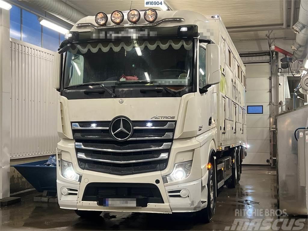 Mercedes-Benz Actros Animal transport truck w/ lift Vehículos - Taller