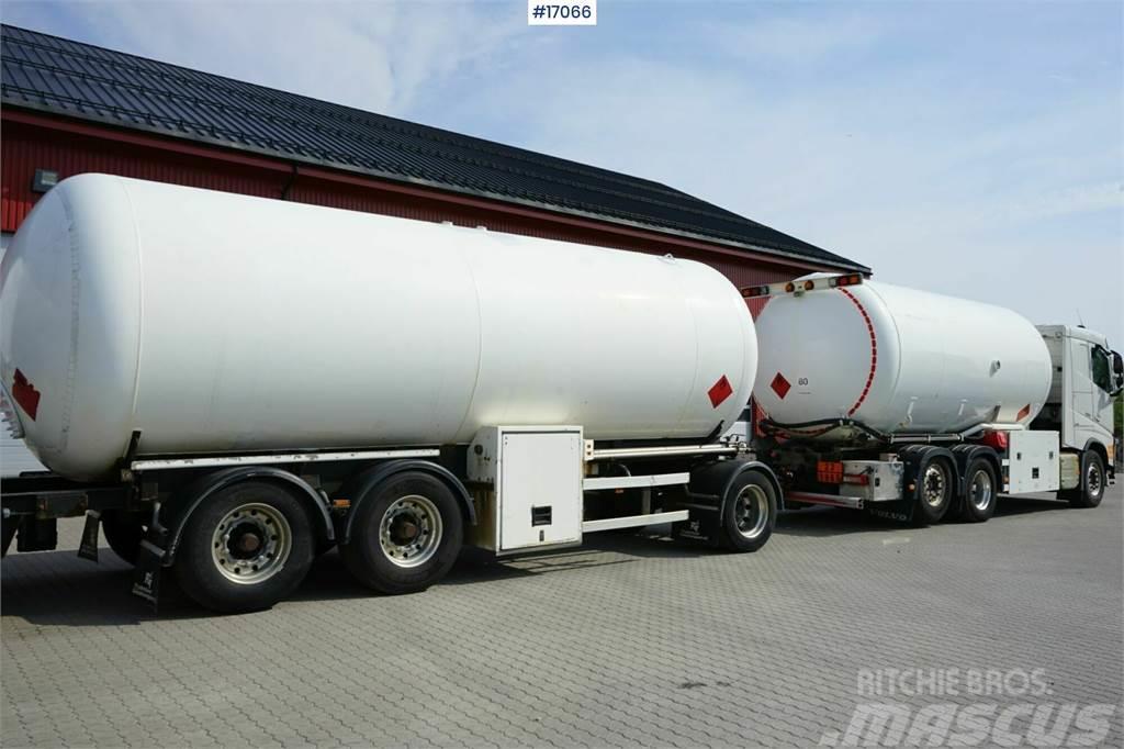Volvo FH 500 6x2 LPG Truck with trailer. Camiones cisterna