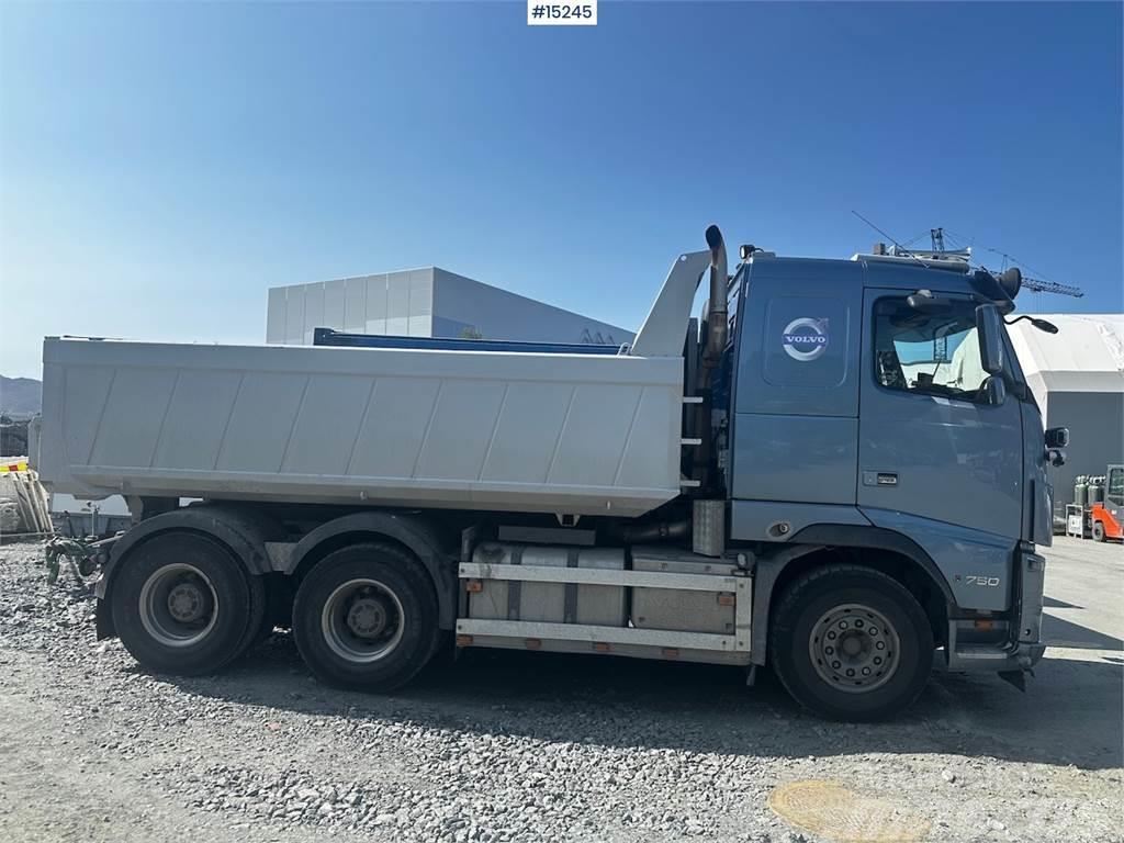 Volvo FH750 6x4 Snowrigged Combi truck w/ 2000 Damm Mach Camiones bañeras basculantes o volquetes