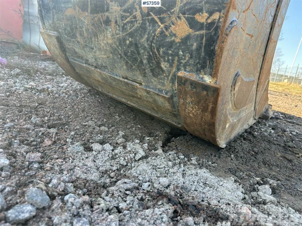 CAT 307.5 Excavator with Rototilt and Tools (SEE VIDE Excavadoras de cadenas