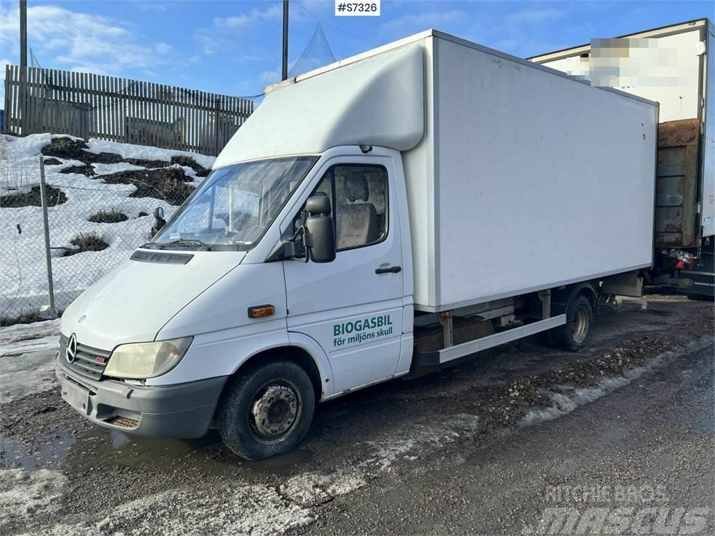 Mercedes-Benz 414 Box car with tail lift. Total weight 4600 kgs Otras furgonetas