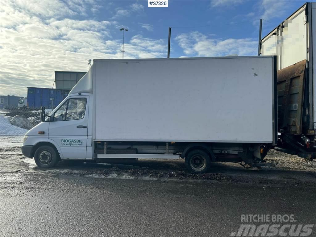 Mercedes-Benz 414 Box car with tail lift. Total weight 4600 kgs Otras furgonetas