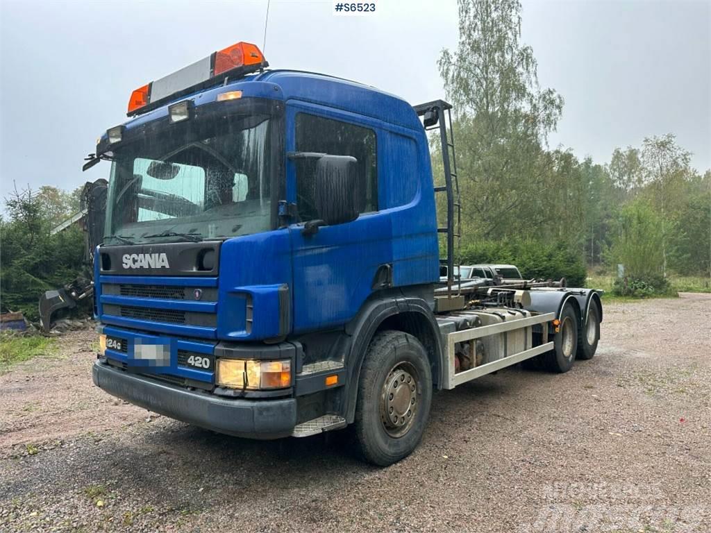 Scania P124 420 Hook Truck Camiones polibrazo
