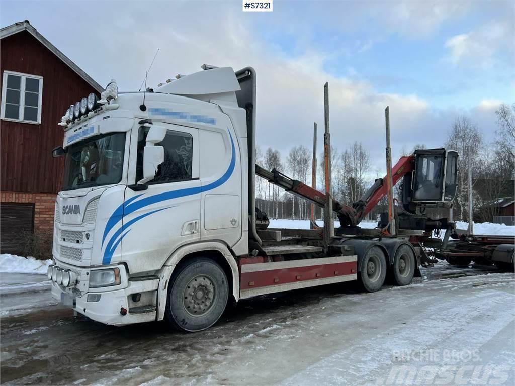 Scania R650 Timber truck with wagon and crane Transporte de madera