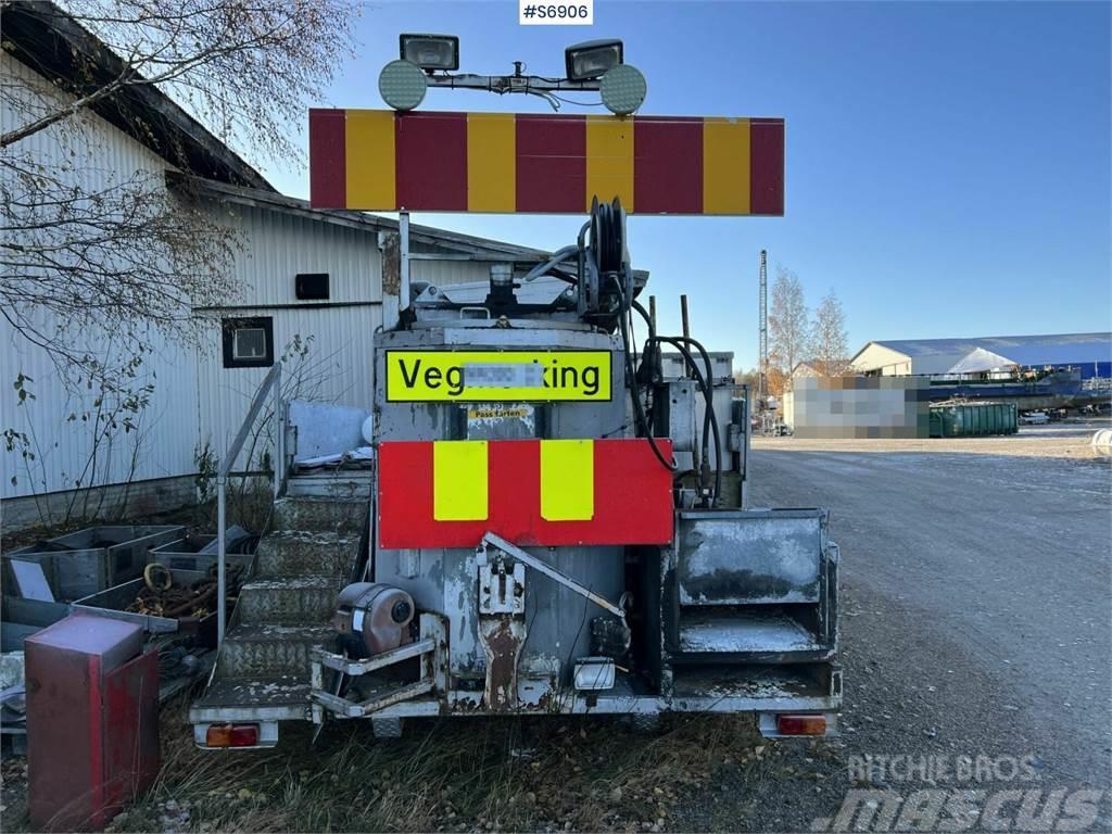 Volvo FM7 290 Equppied for painting pedistrian crossings Vehículos - Taller