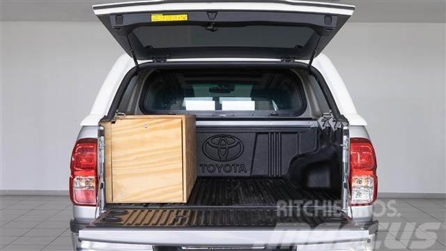 Toyota Hilux Cabina Doble VXL Aut. Furgonetas /Furgón
