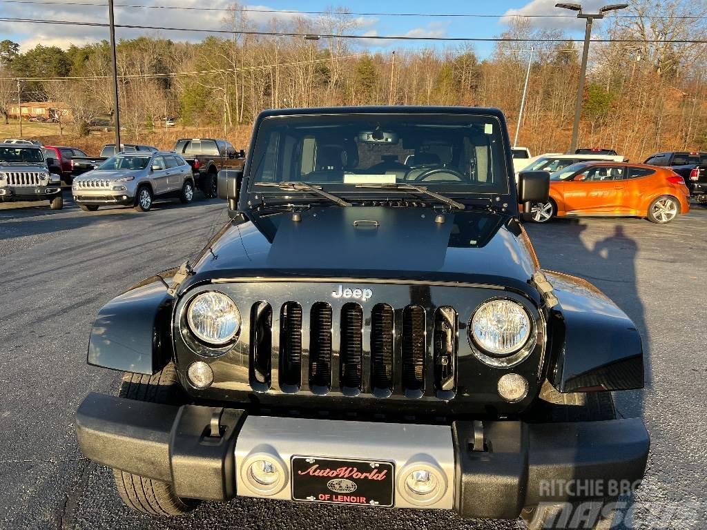Jeep Wrangler Unlimited Sahara 4WD Coches