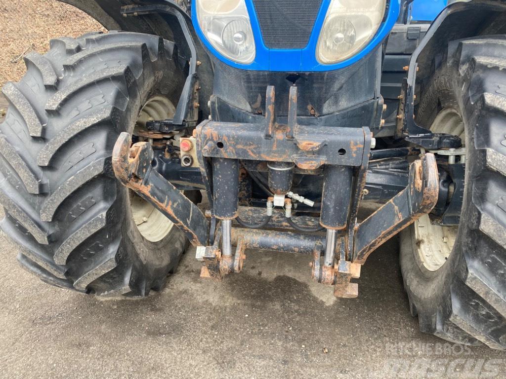 New Holland T 7030 Tractores