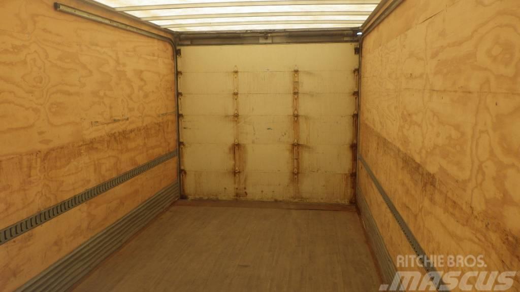 Freightliner M2 106 Camiones caja cerrada