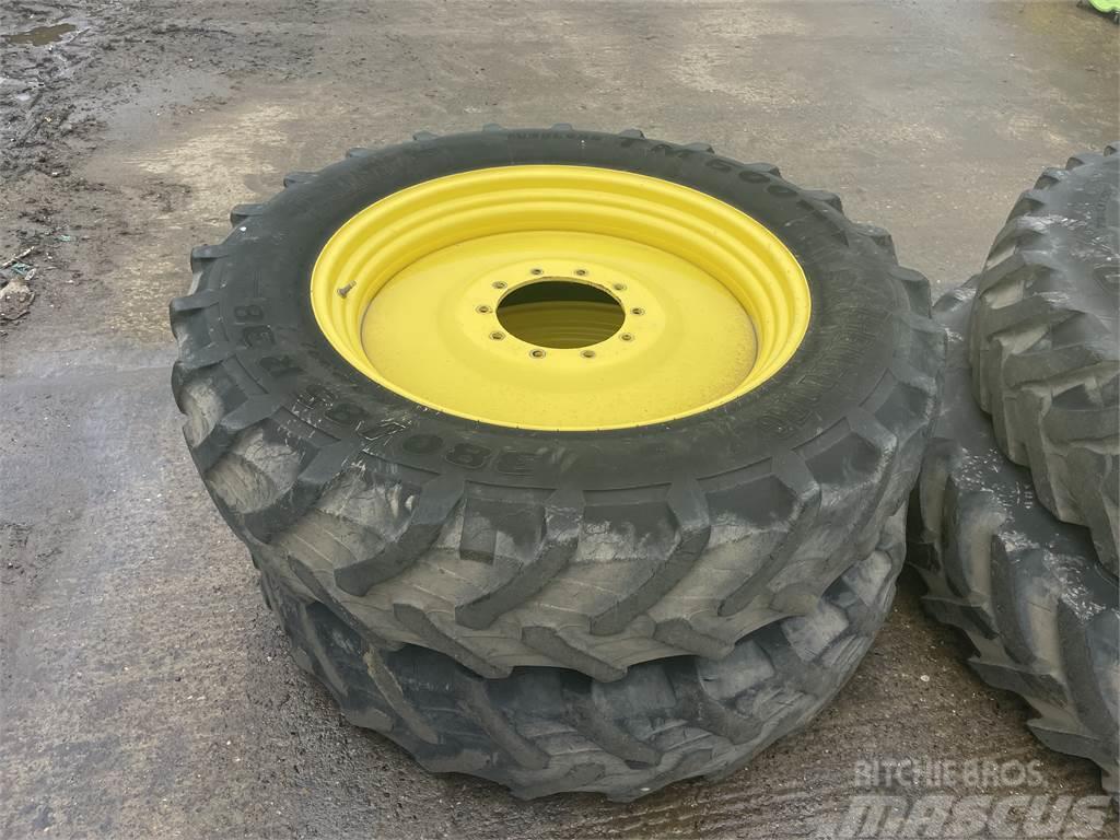 John Deere 380/105R50 Neumáticos, ruedas y llantas