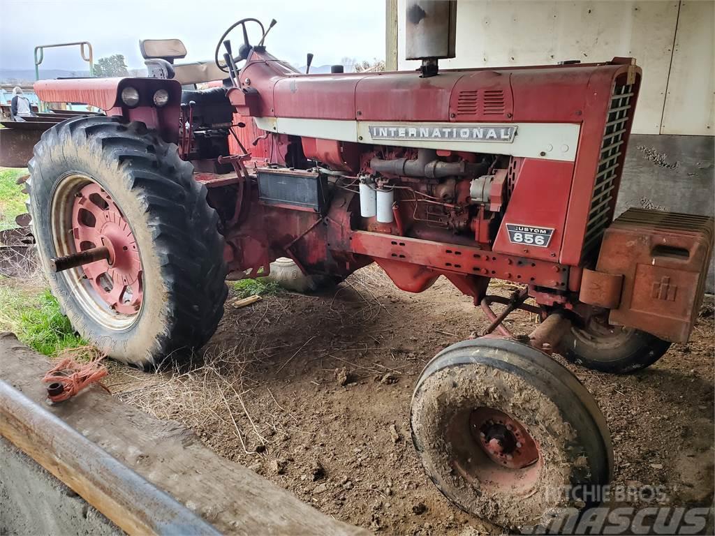 International Farmall 856 Tractores