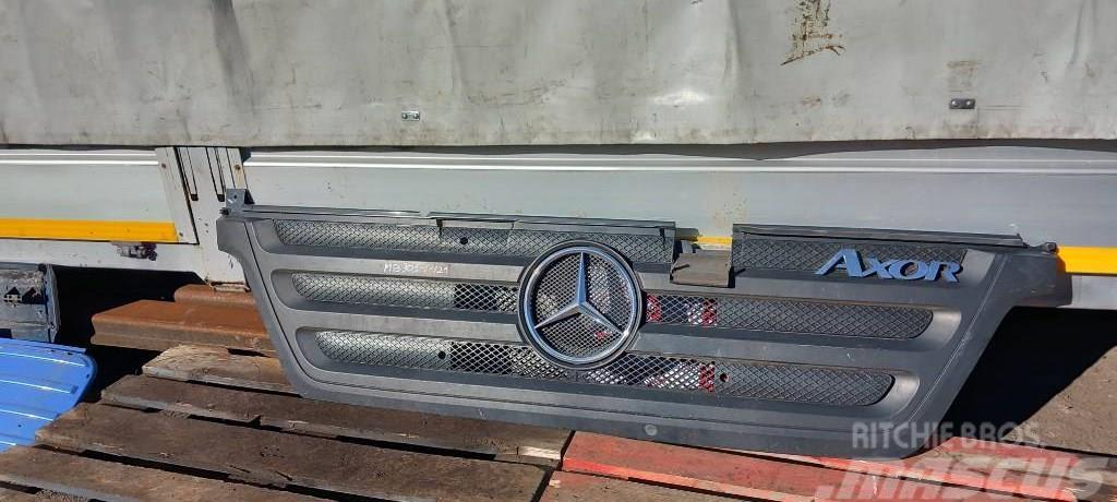 Mercedes-Benz Axor 1824 9448800085 GRILL Cabinas e interior