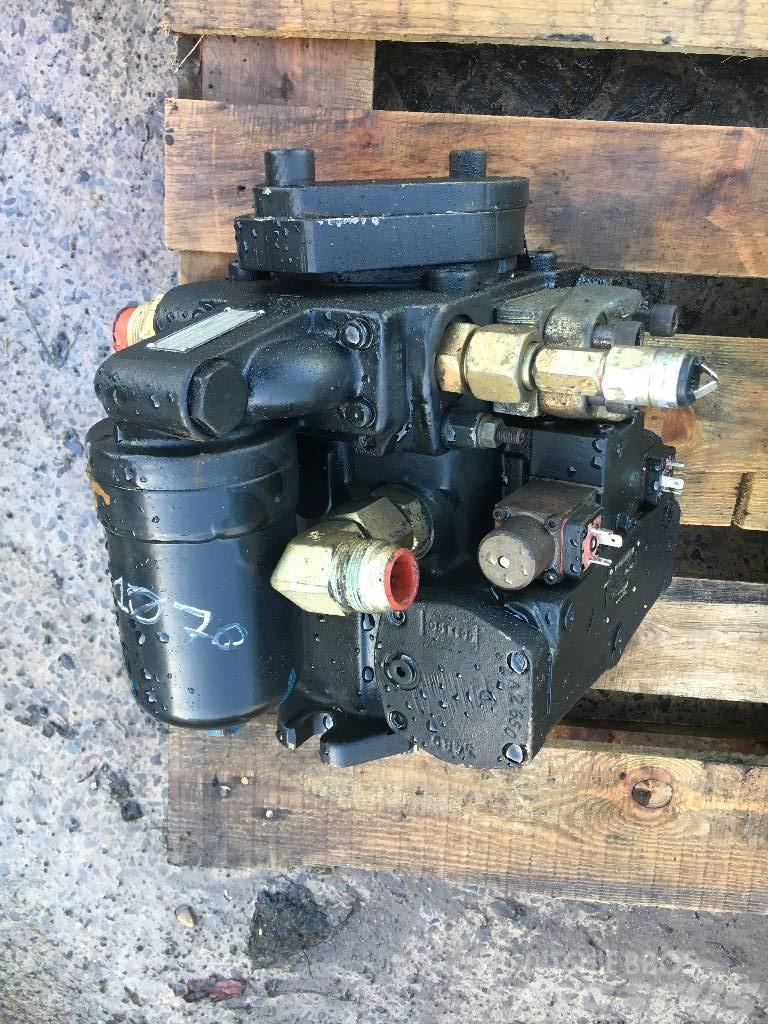 Timberjack 1070 Trans pump F058046 Transmisión