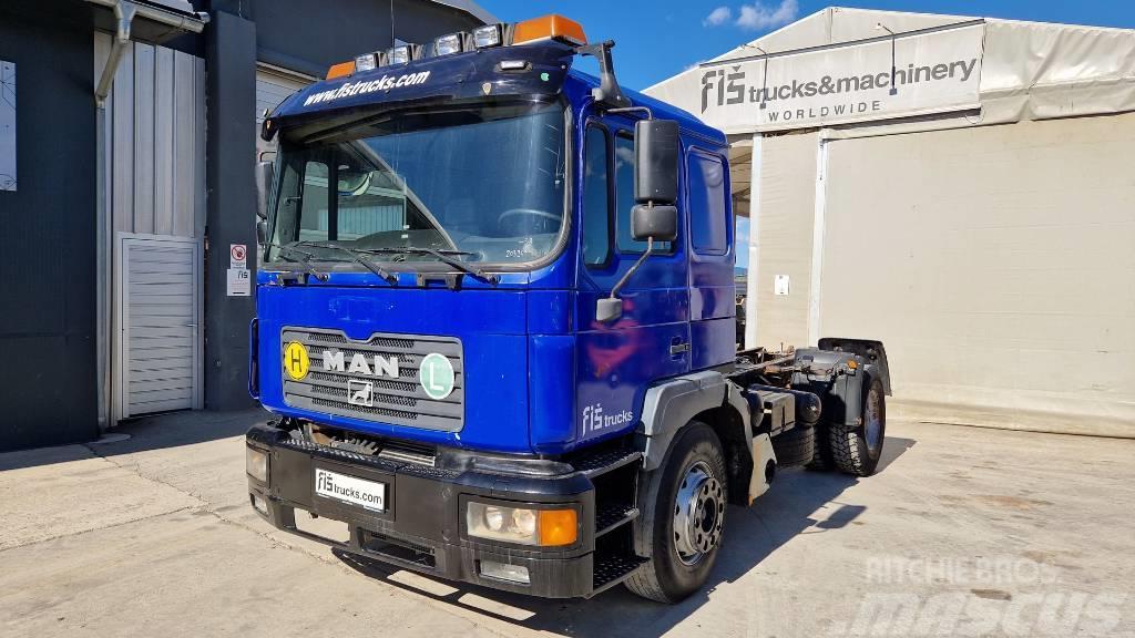 MAN 19.403 4x2 chassis - big axle Camiones chasis