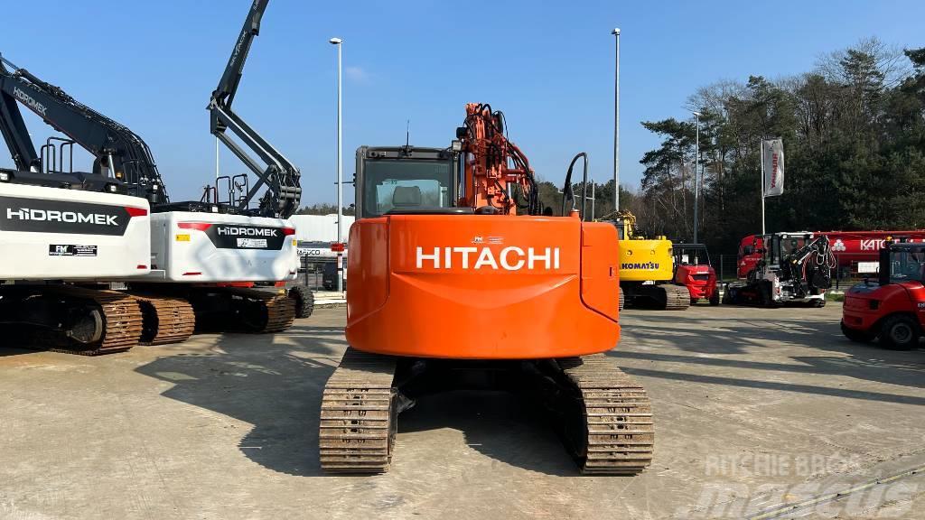 Hitachi ZX 135 US BL-3 Excavadoras de cadenas