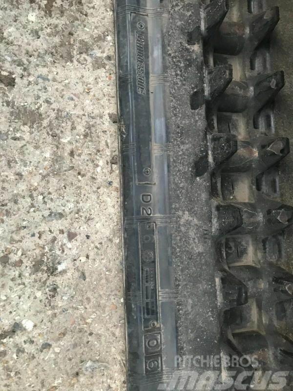 Bridgestone Excavator Rubber Track 320 x 56 x 86 Otra maquinaria agrícola usada