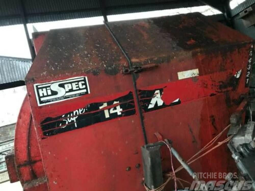 Hi-Spec Feeder Wagon Super 14 breaking - front chains and  Otros equipos para ganadería
