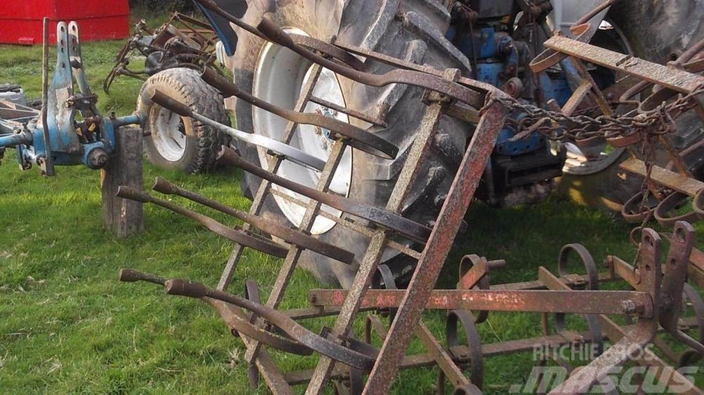 Massey Ferguson folding cultivator £375 Cultivadores