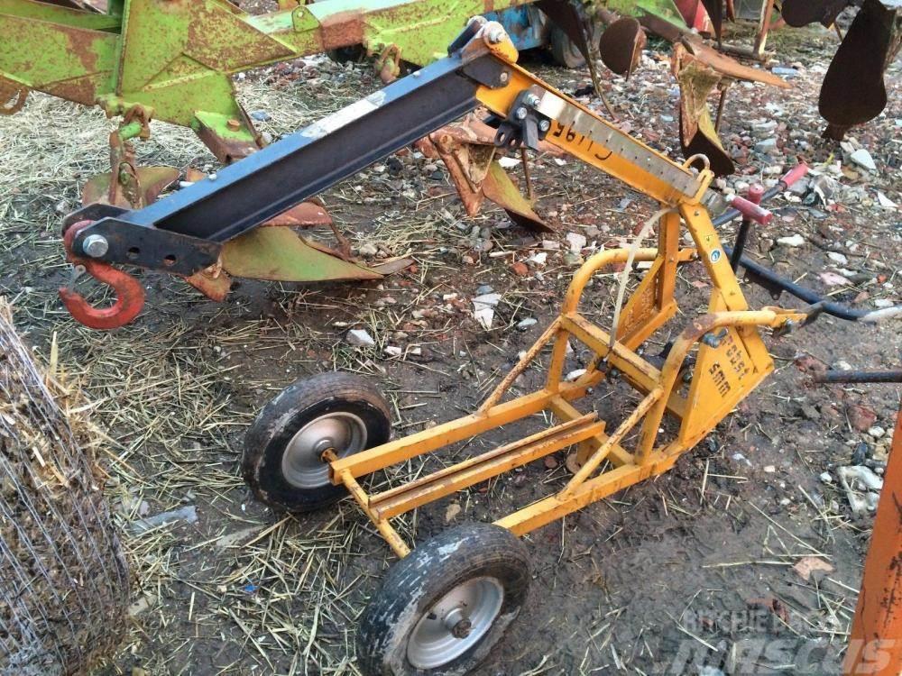 Probst manual operated wheeled hydraulic crane £250 plus  Otros componentes