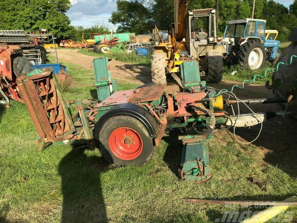 Ransomes gang mower 5 reel - tractor driven - £750 Tractores corta-césped