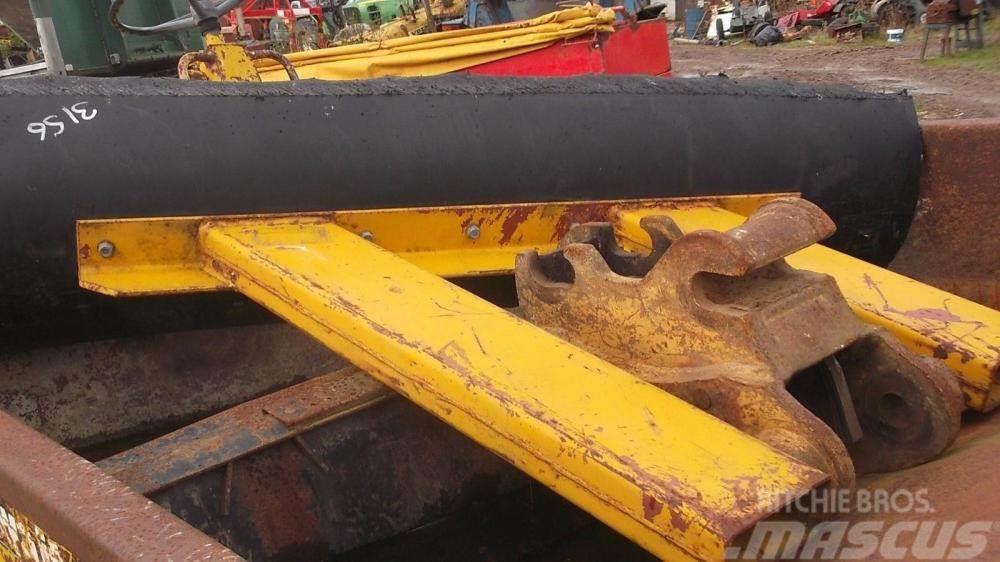  Snow plough to fit a fork lift £380 Arados fijos suspendidos