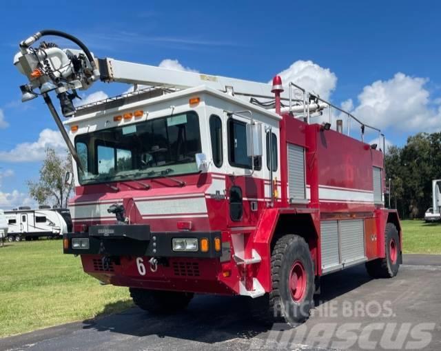  2001 OSHKOSH TI-1500AF4X4 FIRE TRUCK SKY BOOM 2001 Camiones de Bomberos