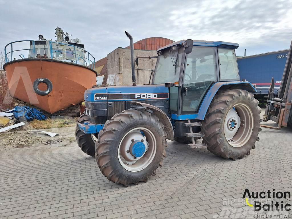 Ford 8240 4WD Tractores