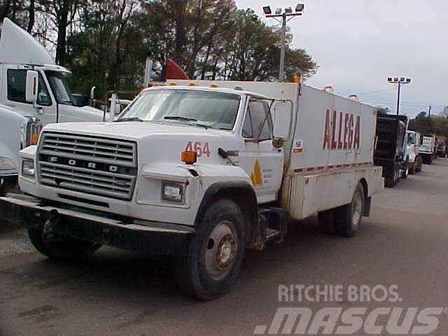 Ford F700 Camiones cisterna