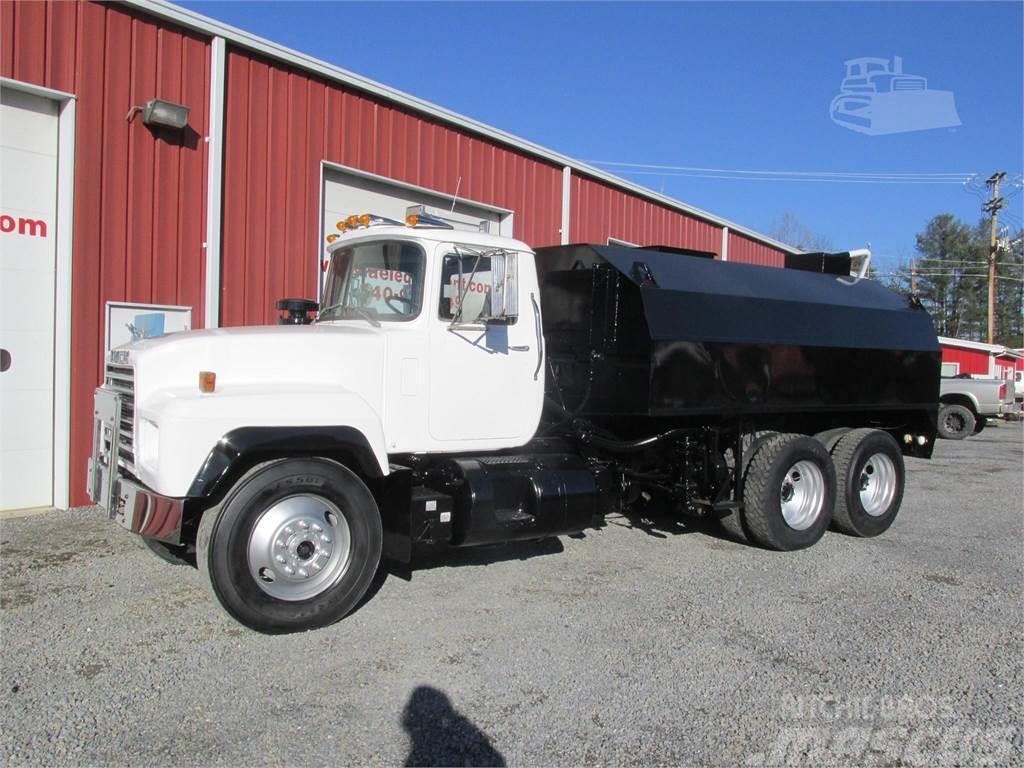 Mack R685S Camiones cisterna