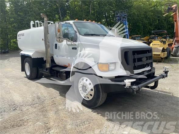 Ford F750 XL Camiones cisterna