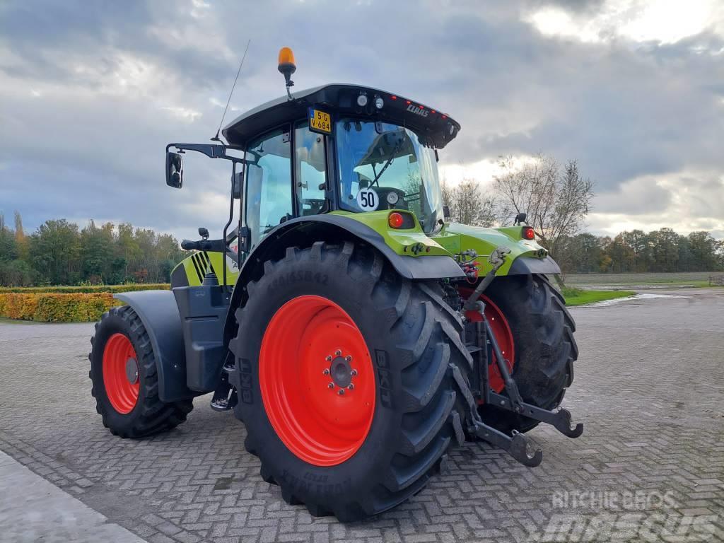 CLAAS Arion 650 C-Matic Tractores