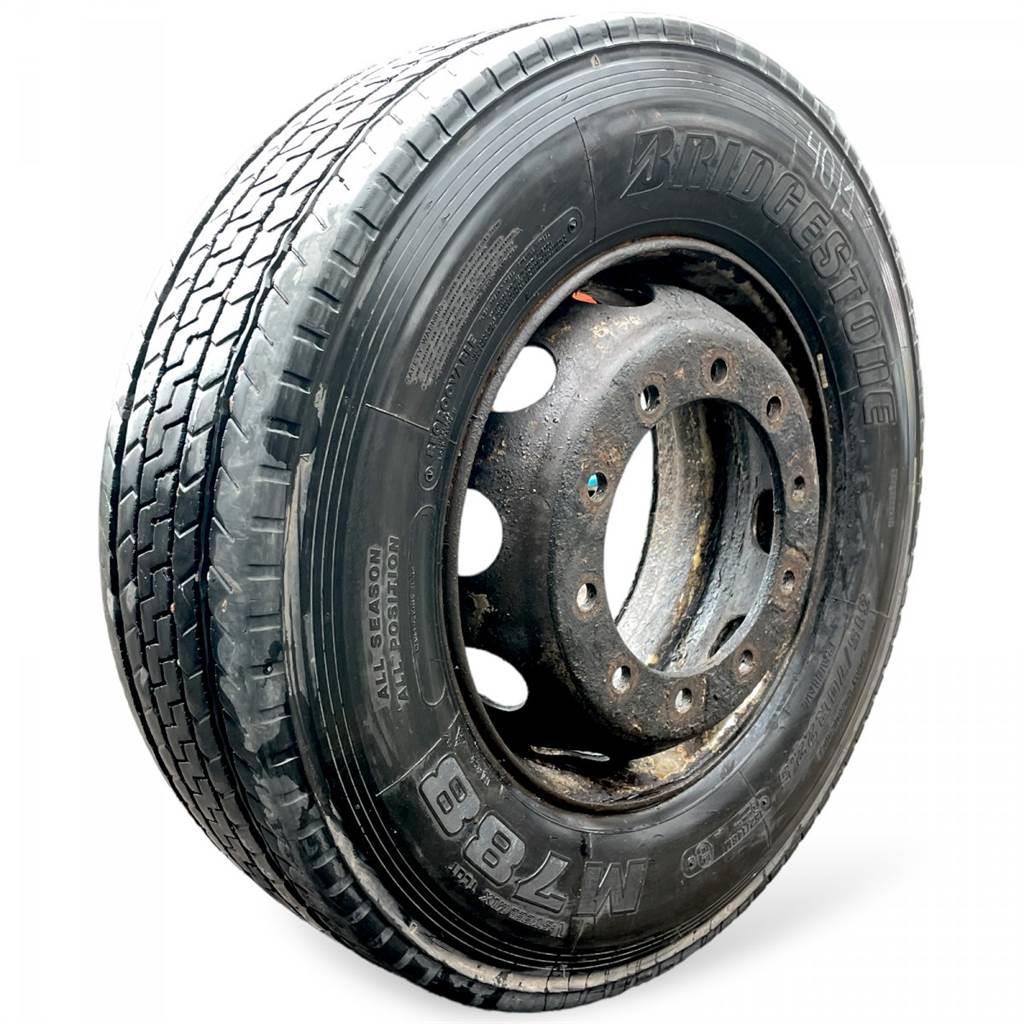 Bridgestone 4-series 124 Neumáticos, ruedas y llantas