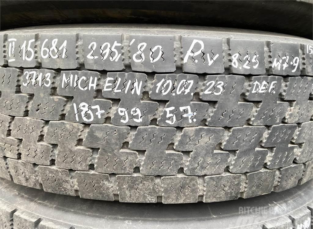 Michelin 4-Series bus K124 Neumáticos, ruedas y llantas